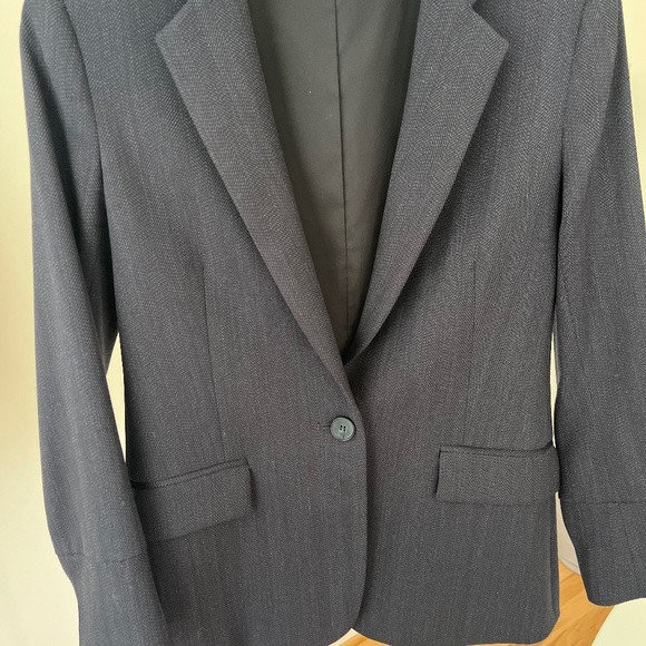 Theory Blazer in Virgin Wool Size 4 - Picture 9 of 12